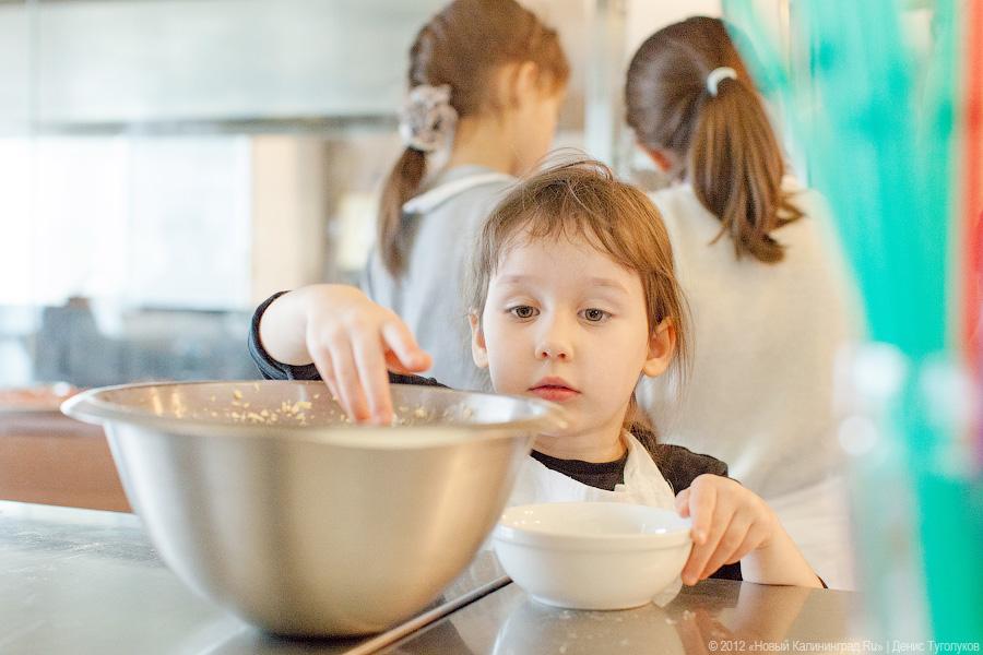 «Детский час»: шеф-повар ресторана «Терраса» Кеннет Линдберг дал мастер-класс детям