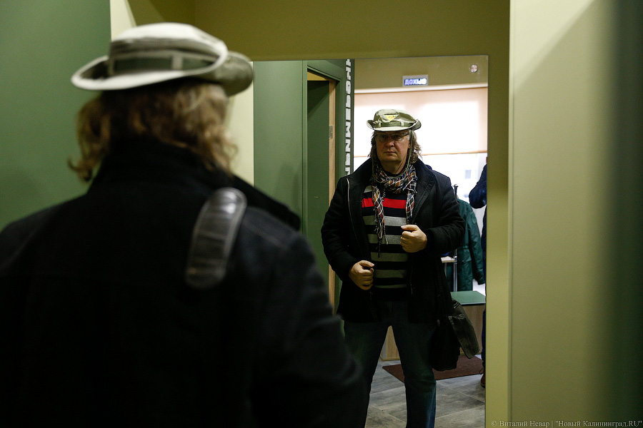 Армейская философия: как в Калининграде продают «вежливых» людей и мишек