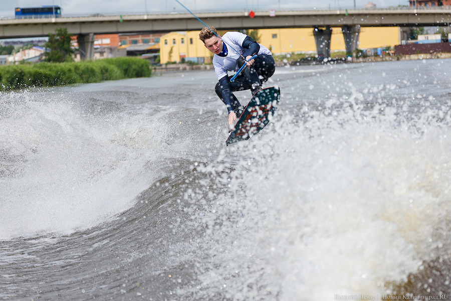 Фронтролл на Преголе: в Калининграде проходит первенство России по вейкбордингу (фото)