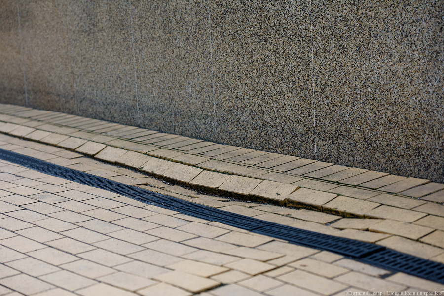 Трибуца и пустоты: что происходит с многострадальной набережной (фото)