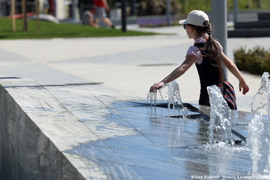 На площади у Дома искусств завершается благоустройство. Вот как она выглядит (фото)