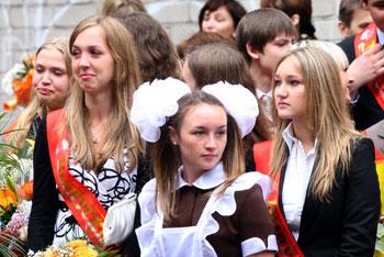 Онищенко считает, что школьная форма должна вернуться во все школы