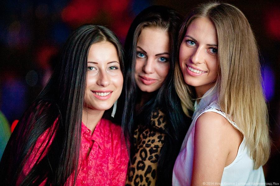 Румынские танцы: в Калининграде выступил дуэт «Fly Project»