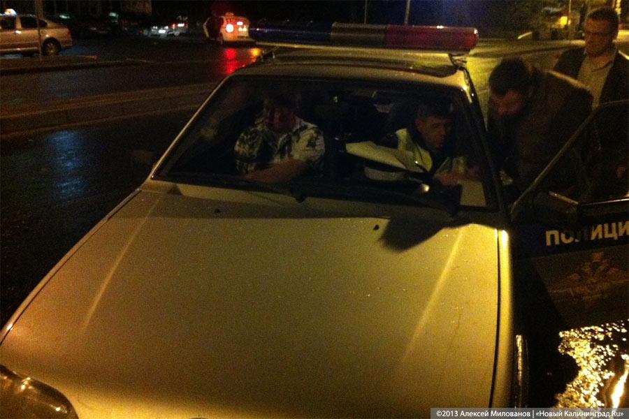 На Гагарина пьяный водитель протаранил BMW и сбил стоявшую рядом девушку (фото)