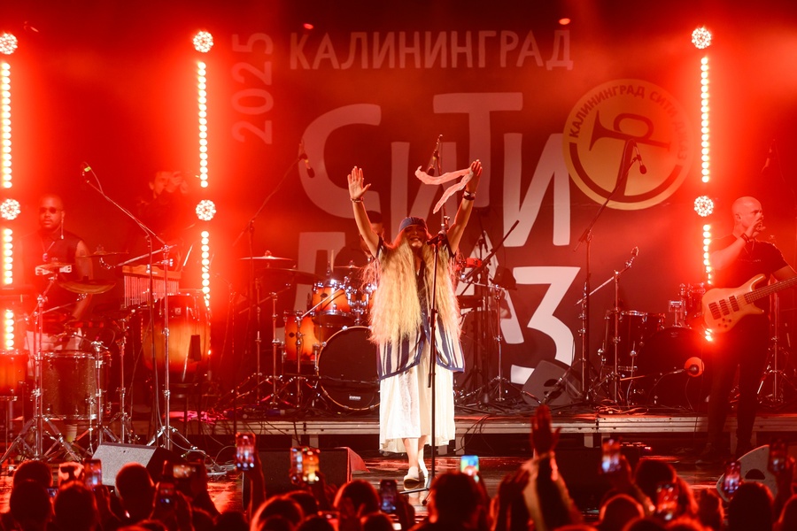 Дождь, зонты и музыка: как прошёл завершающий день «Калининград Сити Джаза»