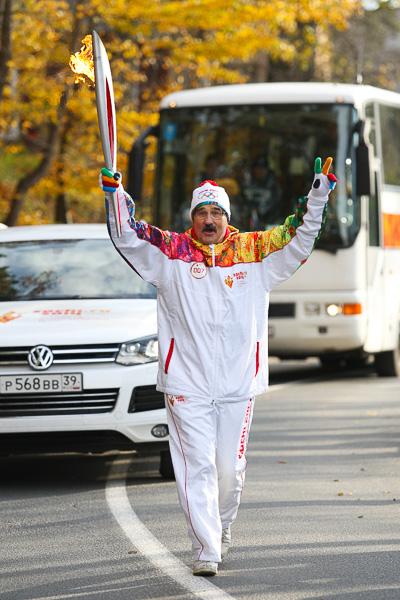 «Огоньку не найдется?»: Светлогорск встретил олимпийскую эстафету