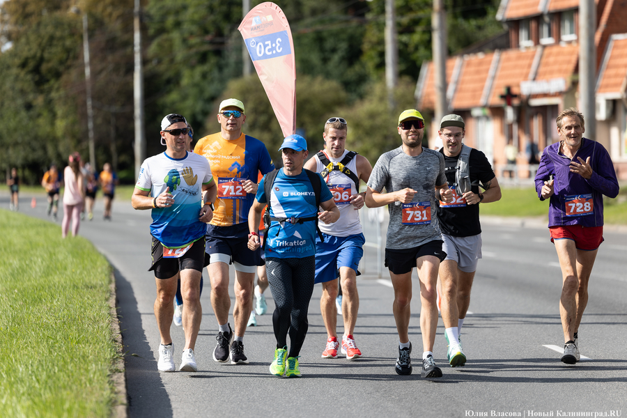 Перекрыть и побегать: марафонцы собрали медали и гнев автомобилистов Калининграда (фото)