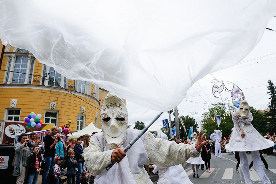 Все при параде: пешеходная зона Калининграда в День города (фото)