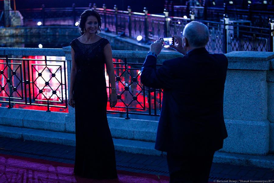 Балет и красная дорожка на набережной: как Верхнее озеро стало «Лебединым»