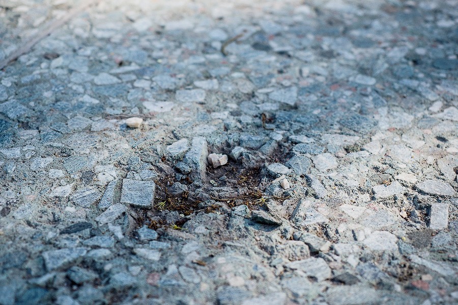 В Калининграде решили ремонтировать сквер с фонтаном спустя год после открытия (фото)