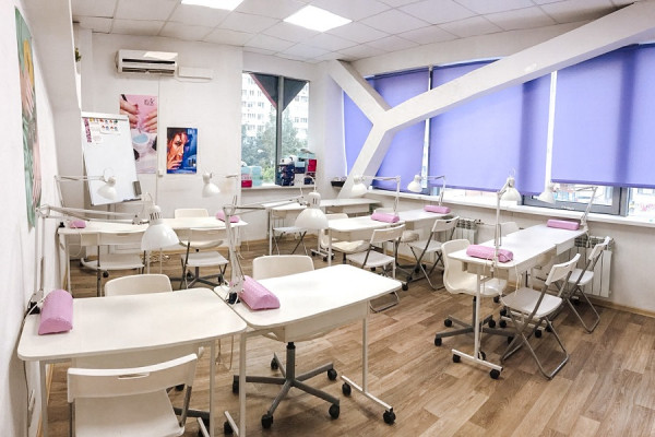 «Эколь»: экспресс-курсы в сфере красоты для подростков и не только