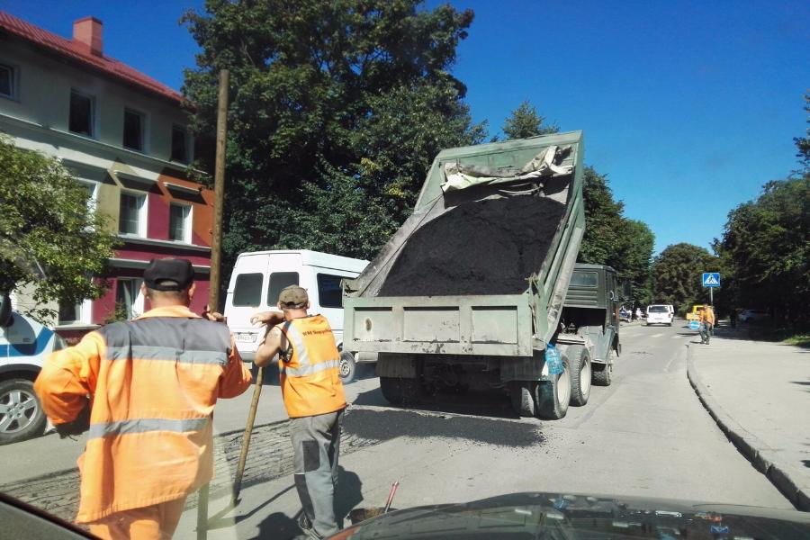 Из-за ремонта дороги на ул. Летней образовалась пробка (фото)