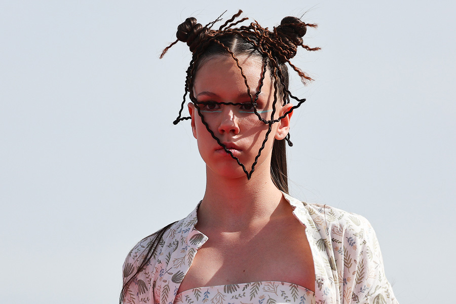 Один в поле — дизайнер: на Дне поля прошёл модный показ в колосьях (фото)