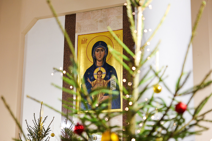 «Тихий крошечный Христос»: калининградские католики встретили Рождество (фото)