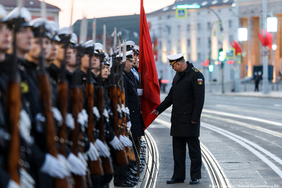 Другой формат по всей стране: в Калининграде прошла ночная репетиция парада Победы (фото)