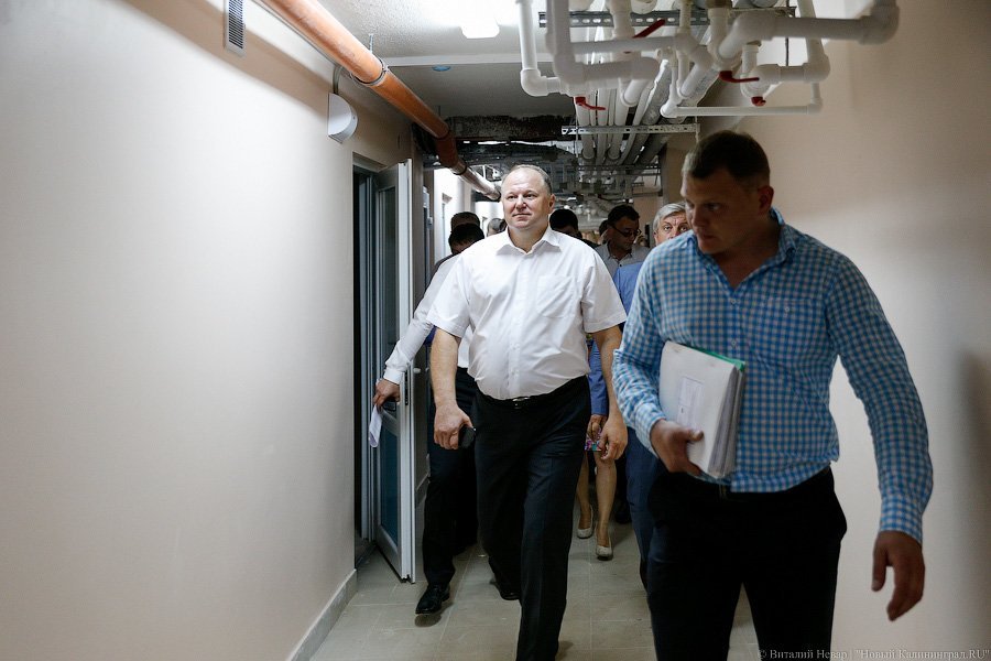 Поцелуй в одно место: как губернатор Цуканов проблемы Черняховска решал