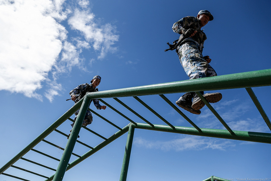 Чей морпех круче всех: фоторепортаж с конкурса «Полоса препятствий»