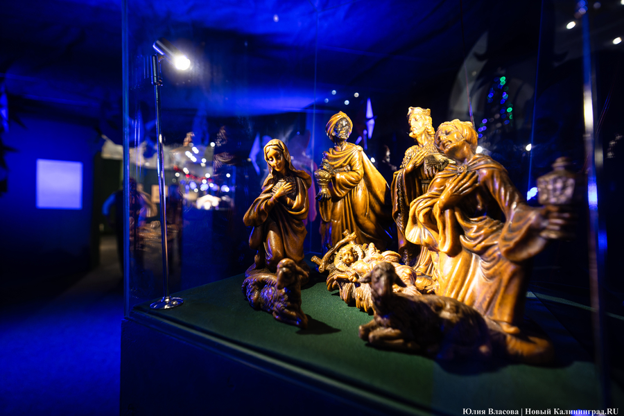 Символы Рождества и мир Гофмана: в Музее искусств открыли новогодний проект (фото)