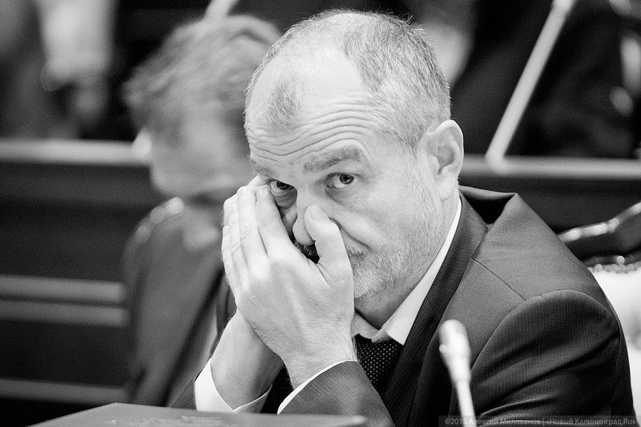 Будто в предпоследний раз: как депутаты облдумы осеннюю сессию открыли (фото)