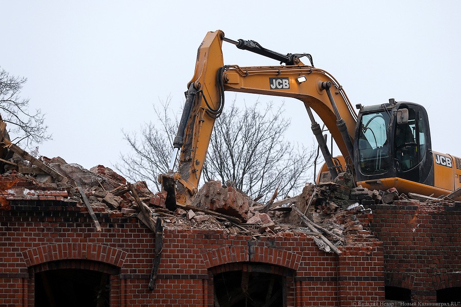 Ресторан в параллельной вселенной: здание оберлицея на Томской почти снесли