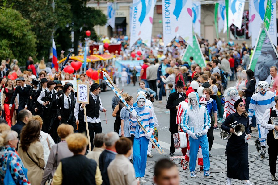 Все при параде: пешеходная зона Калининграда в День города (фото)