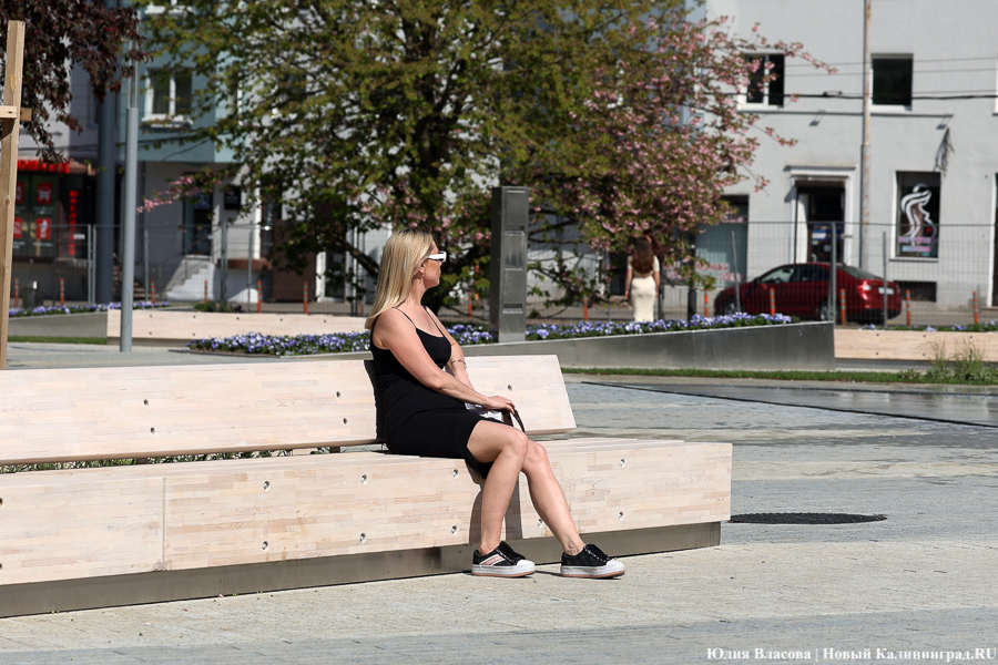 На площади у Дома искусств завершается благоустройство. Вот как она выглядит (фото)