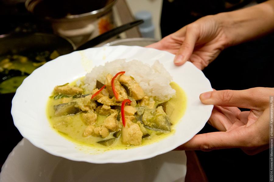 Европейская еда кажется им пресной: блюда из Таиланда на «Открытой кухне»