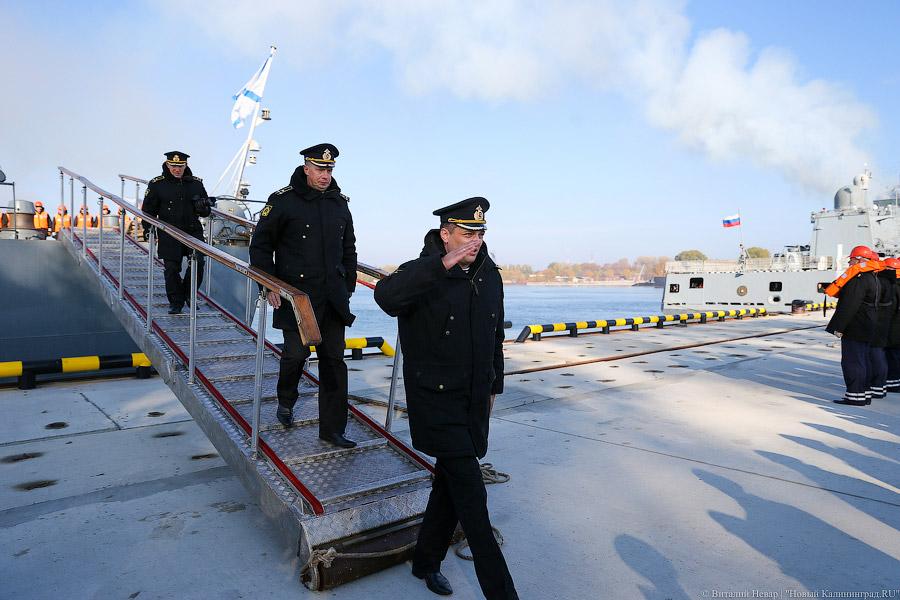 Оркестр и поросенок: в Балтийск из дальнего похода вернулись курсанты БВМИ