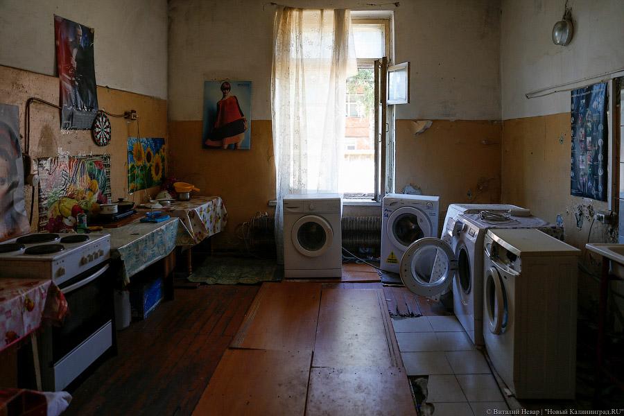 «Придет ОМОН»: жители аварийного дома в Балтийске рискуют оказаться на улице