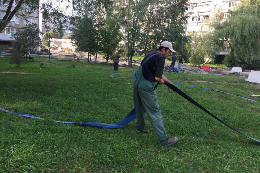 Остров невезения: строители опять устроили на Октябрьском потоп (фото)