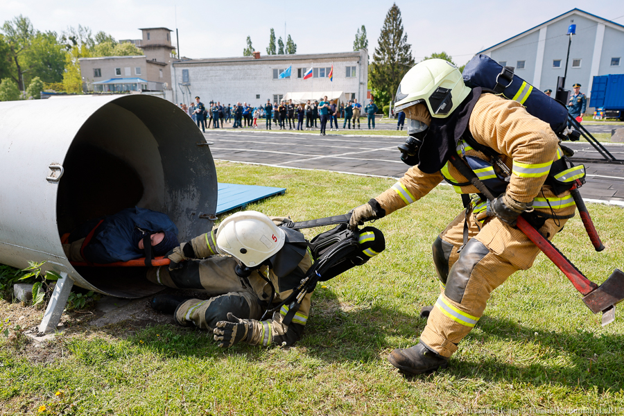 И огонь, и вода: как проходил финал областного конкурса МЧС в Калининграде (фото)