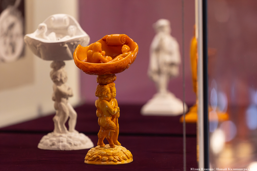 «Денег не было, работы шли»: как воссоздавали Янтарную комнату (фото)