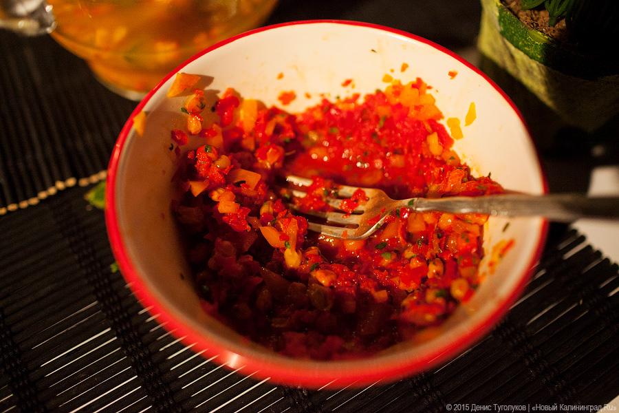 Суп с горошком и «янтарные» роллы:  «International lunch» в «Воротах»