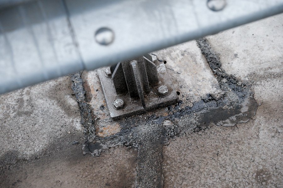 Двухполосный и антипешеходный: после ремонта открылся мост на Суворова (фото)