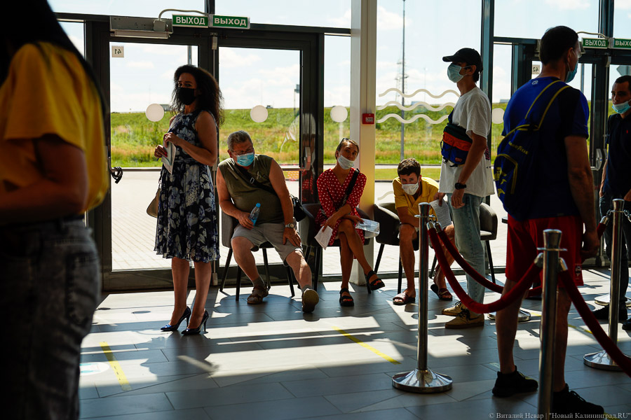 Кто последний на укол: в Калининграде образовались очереди на прививку от COVID