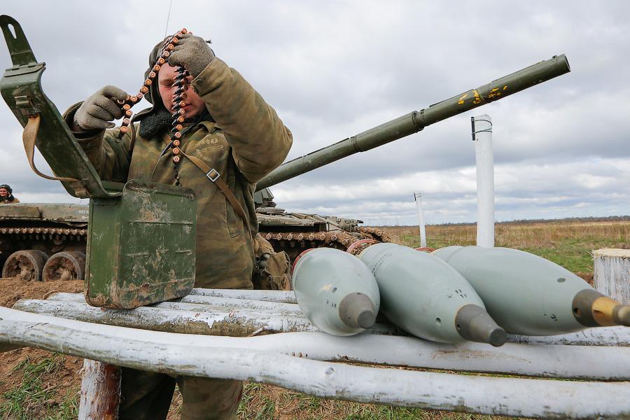 Быстрый и точный: в Калининградской области танкисты готовятся к биатлону