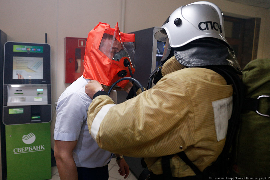 «Шланги, сирены, селфи»: как на Дмитрия Донского, 1, учились спасать всех врио