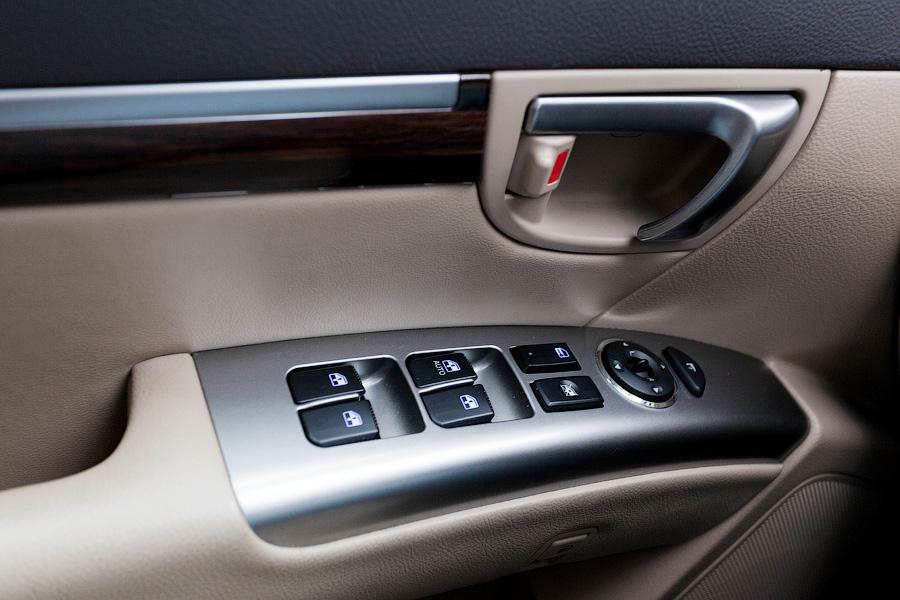 «Нет предела совершенству»: тест-драйв обновленного Hyundai Santa Fe