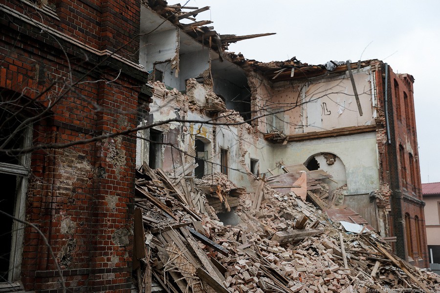 «Вы нам мешаете»: как бывший лицей имени Гёте снова пытались снести (фото)