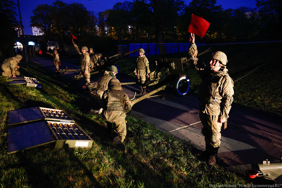 30 залпов: салют в честь Дня Победы в Калининграде (фото)