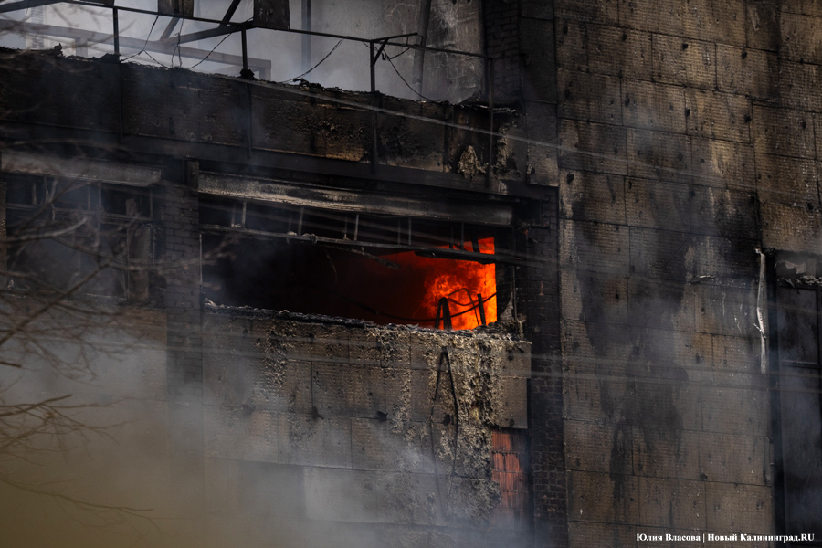 В МЧС сообщили о ликвидации открытого горения в ТЦ «Гиант»