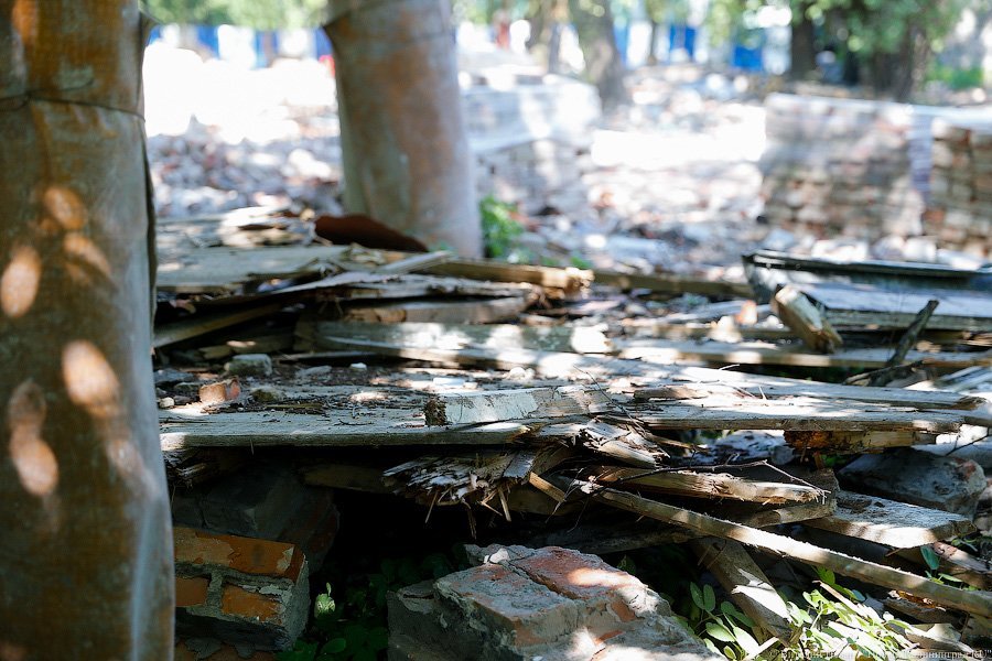 Конец эпохи: в Калининграде снесли историческое здание детсада (фото)