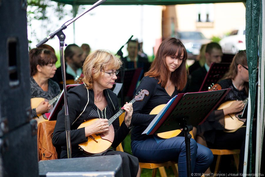 Музыка под балконом: в Калининграде прошёл фестиваль «Когда звучат улицы»