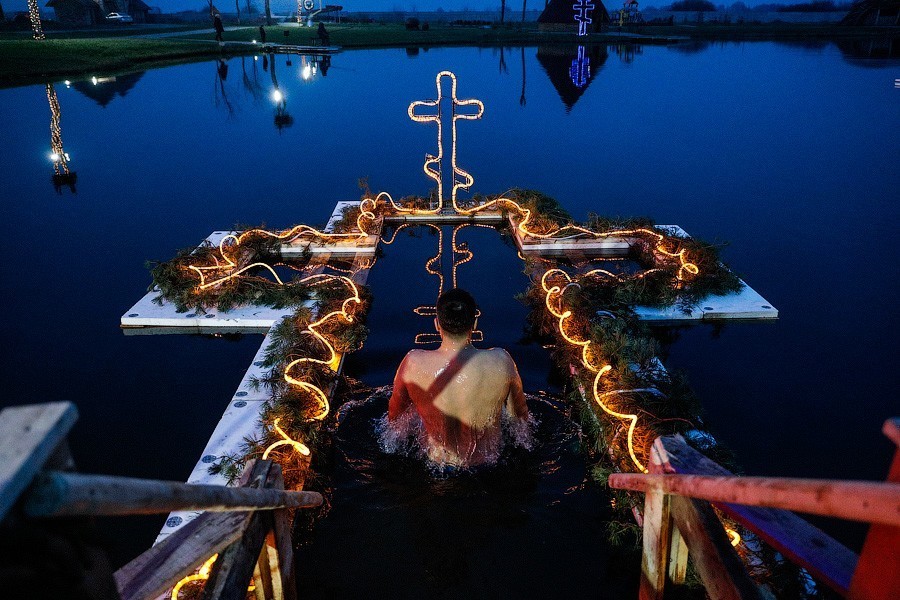 Крещенские купания в стабильный «плюс»: фоторепортаж «Нового Калининграда» (фото)