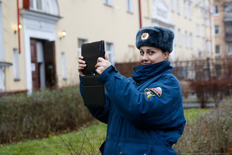 Изображая жертву: актеры драмтеатра «подыграли» пожарным на учениях (фото)