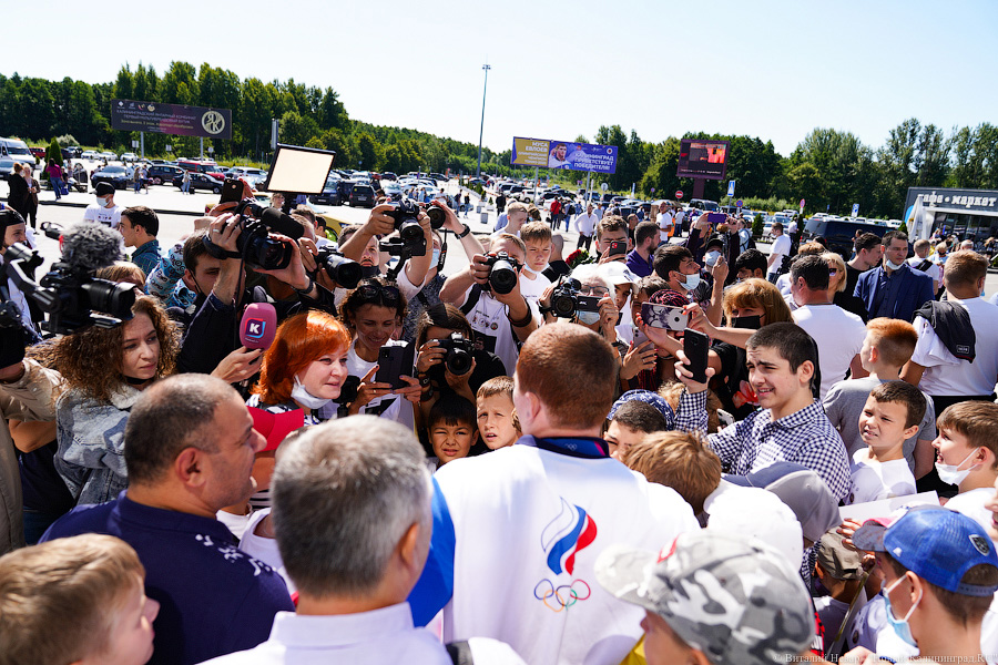 «Калининград приветствует победителя»: как Мусу Евлоева встречали в «Храброво» (фото)