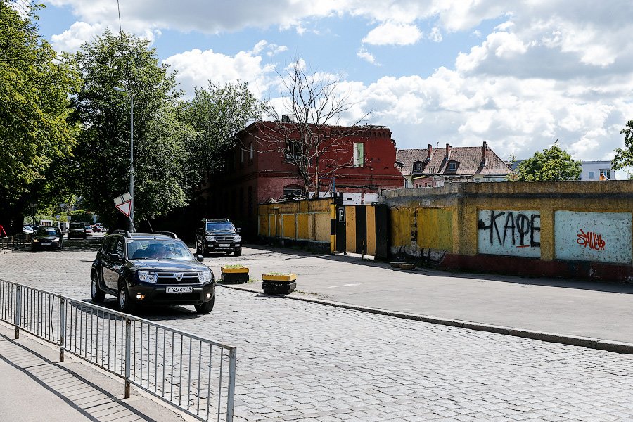 В Калининграде начали сносить здания военных казарм XIX века (фото) 