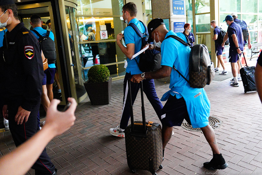 Суперкубок надежды: команды «Локомотив» и «Зенит» прибыли в Калининград (фото)