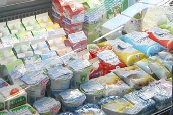 Депутаты Госдумы предложили ограничить торговые наценки на хлеб и молоко 