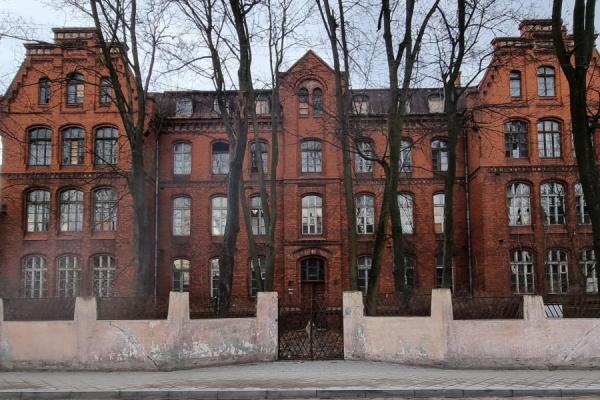Историческое здание больницы в Черняховске признали памятником (фото)